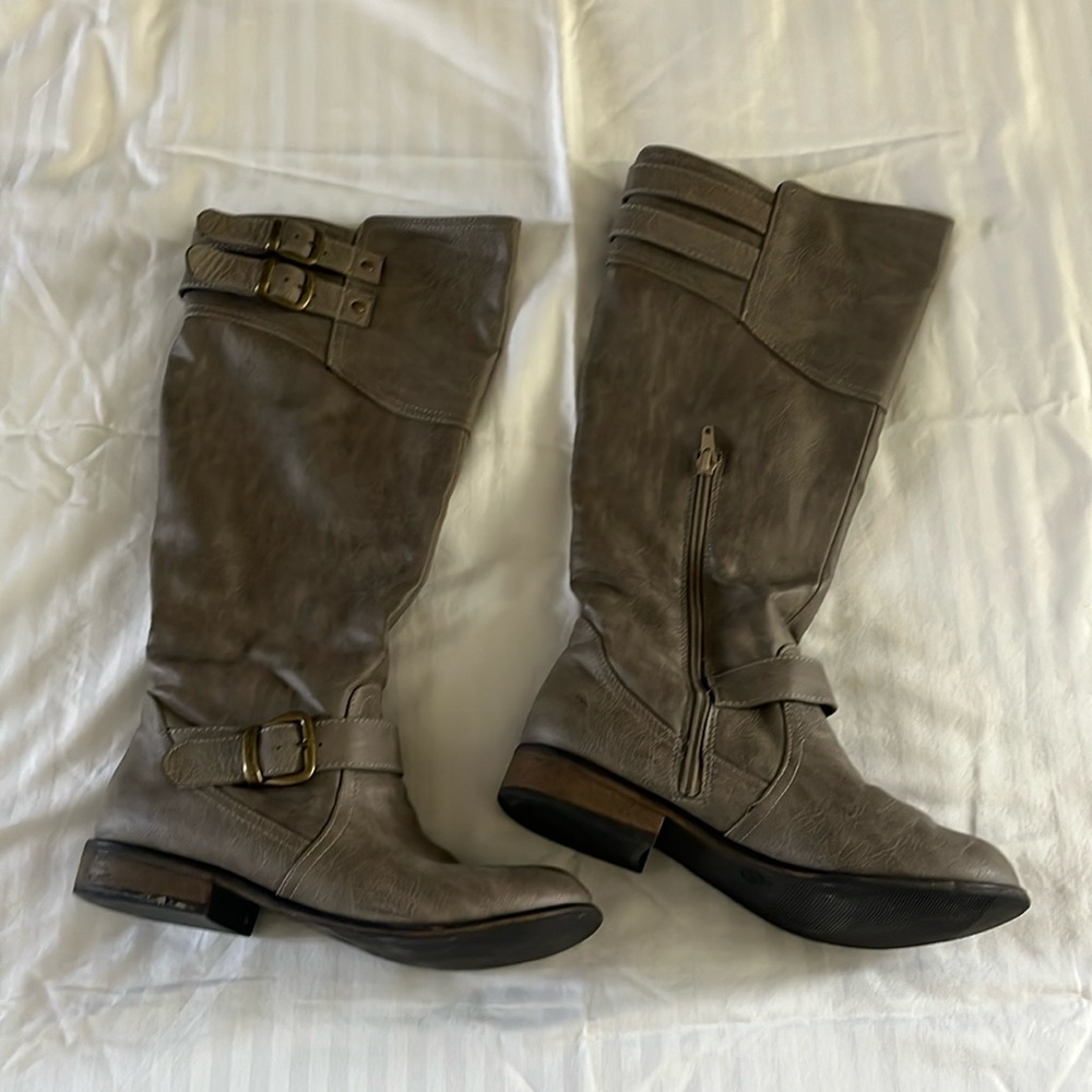 ⭐JustFab Boots Women’s 7 Below the Knee Gray
